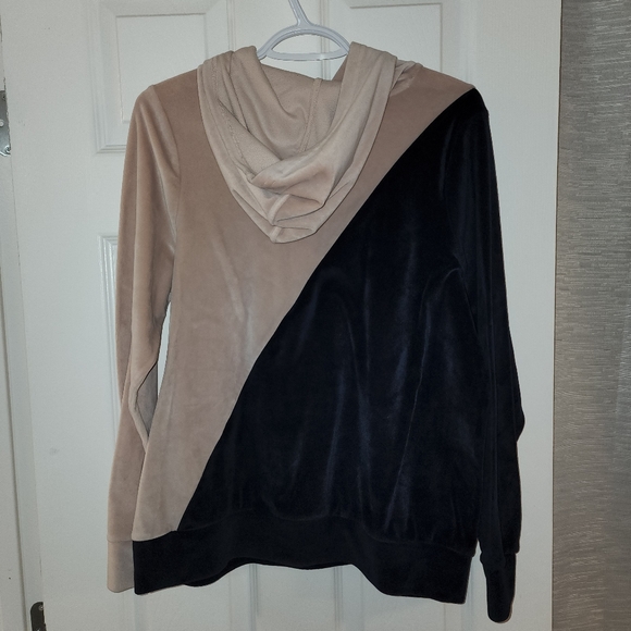 💥Sale💥Torrid Hoodie - Picture 3 of 3